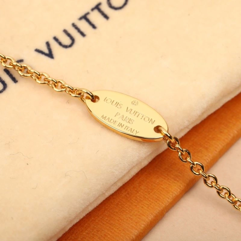 Louis Vuitton Necklaces Sporty 251248