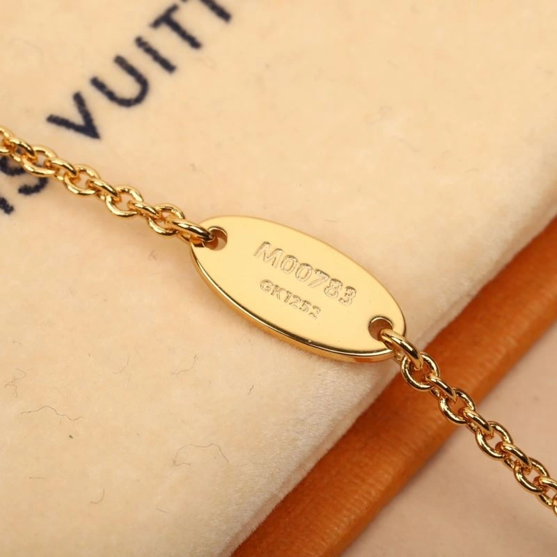 Louis Vuitton Necklaces Sporty 251248