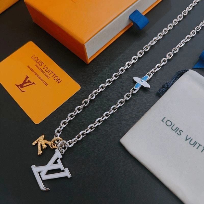 Louis Vuitton Necklaces Effortless 251233