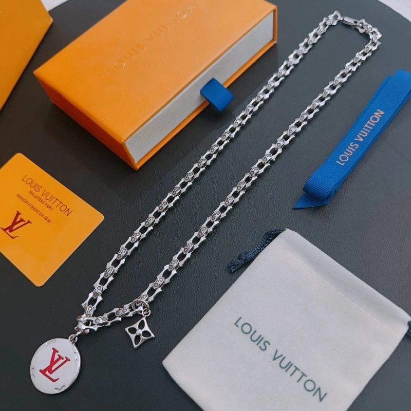 Louis Vuitton Necklaces Elegant 251231