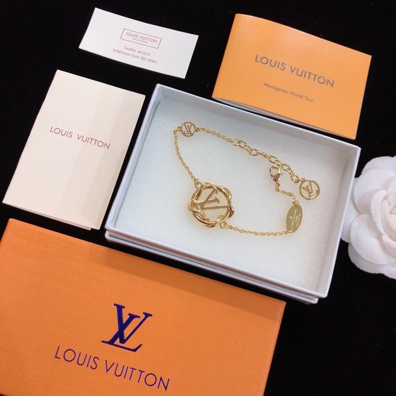 Louis Vuitton Necklaces StreetReady 251227