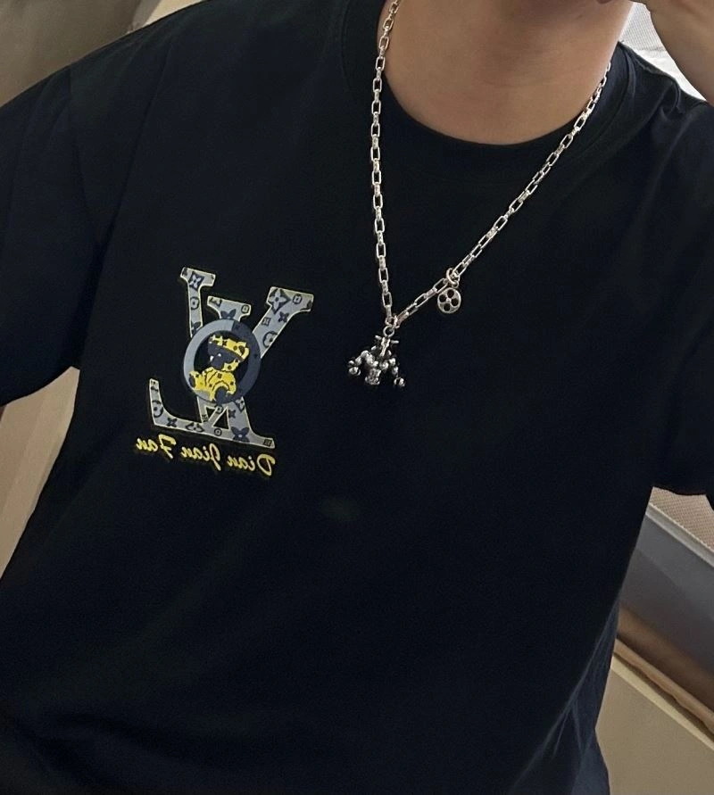Louis Vuitton Necklaces Casual 251206