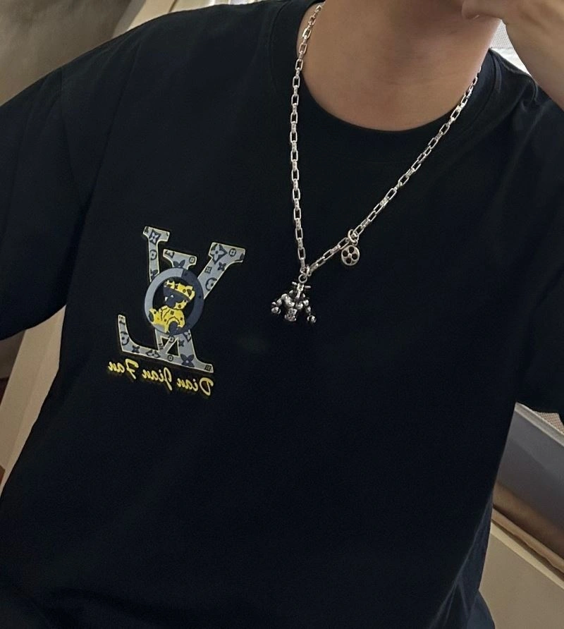 Louis Vuitton Necklaces Casual 251206