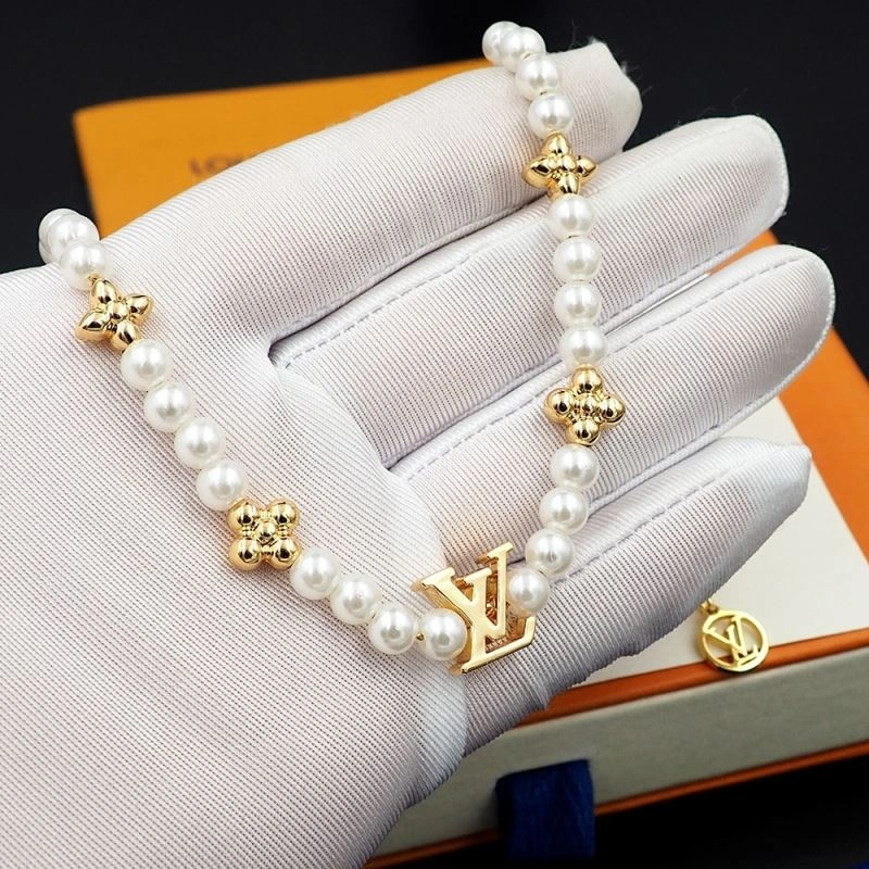 Breathable Louis Vuitton Necklaces 251223