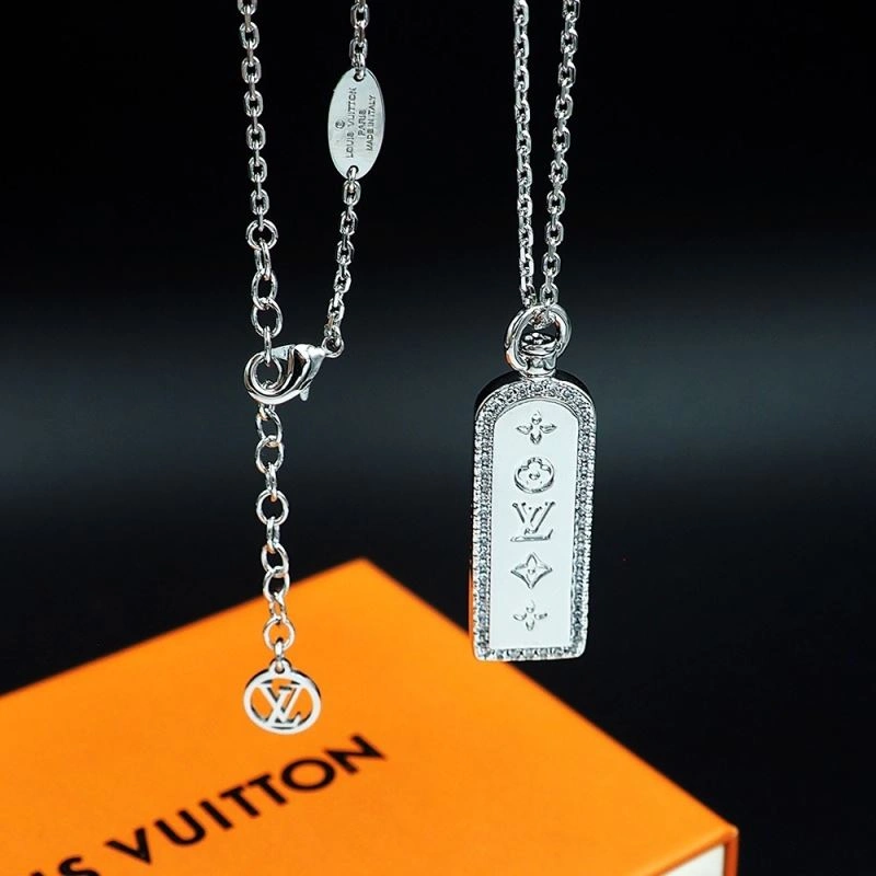 Louis Vuitton Necklaces Youthful 251211