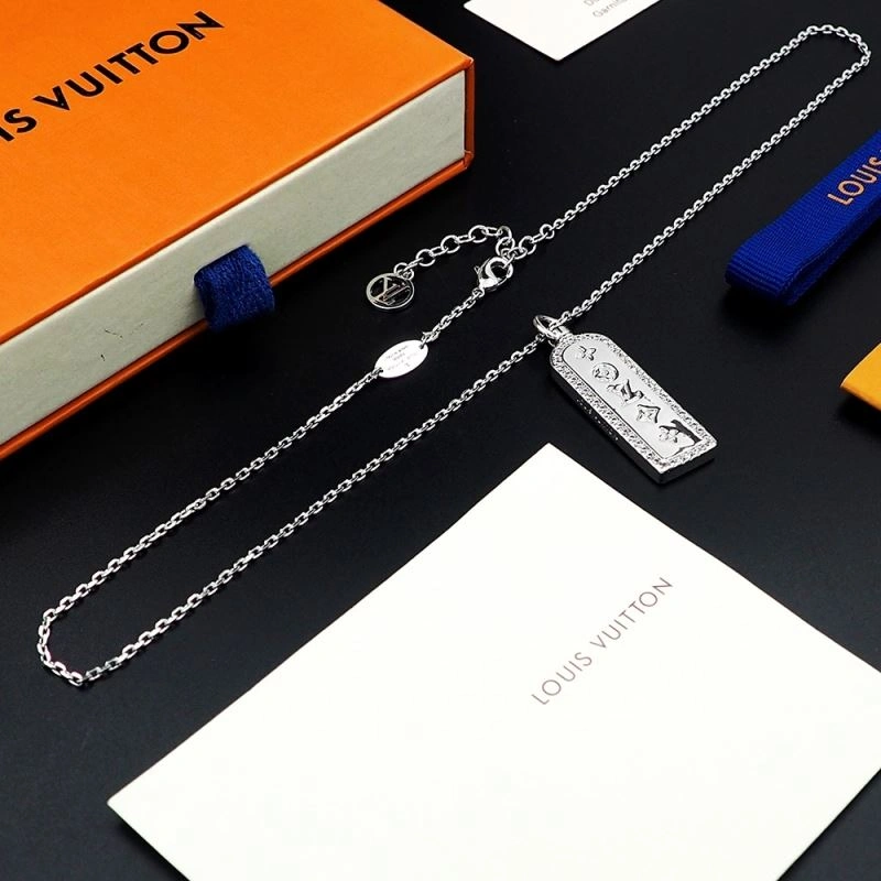 Louis Vuitton Necklaces Youthful 251211