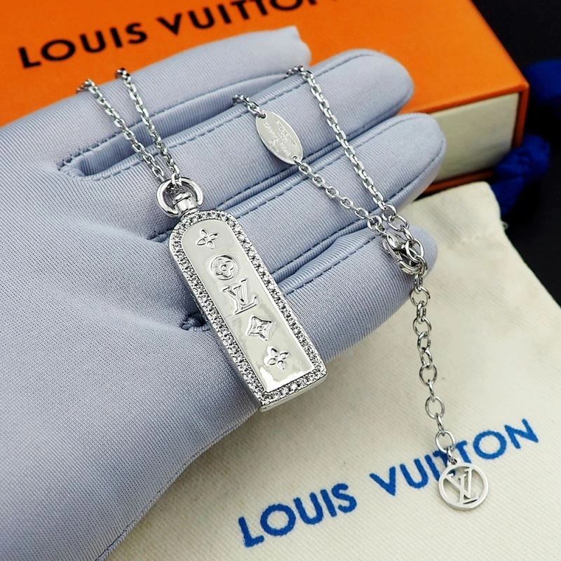 Louis Vuitton Necklaces Youthful 251211