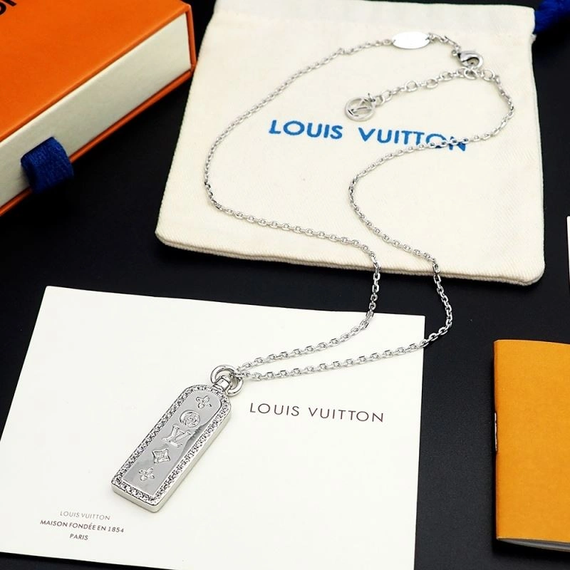 Louis Vuitton Necklaces Youthful 251211