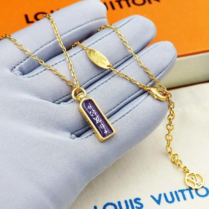 Sporty Louis Vuitton Necklaces 251219