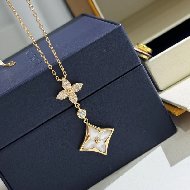 Louis Vuitton Necklaces Neat 251210