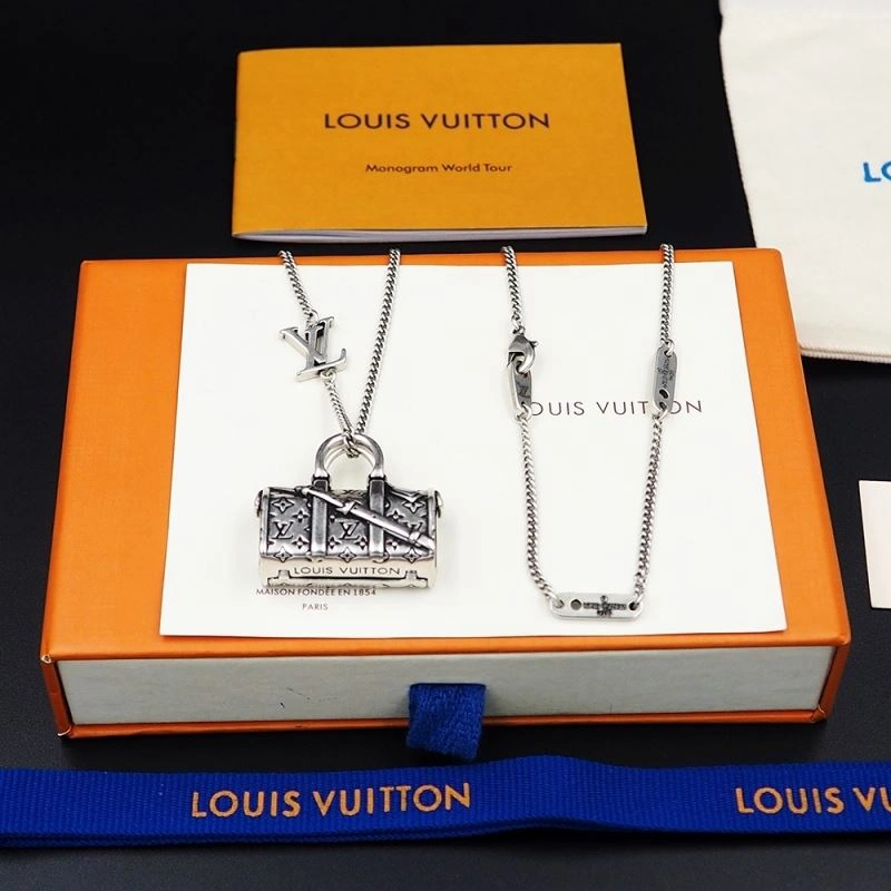 Louis Vuitton Necklaces Tailored 247620