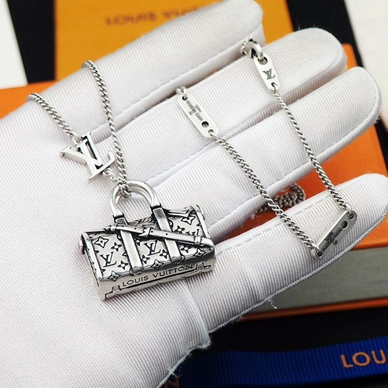 Louis Vuitton Necklaces Tailored 247620