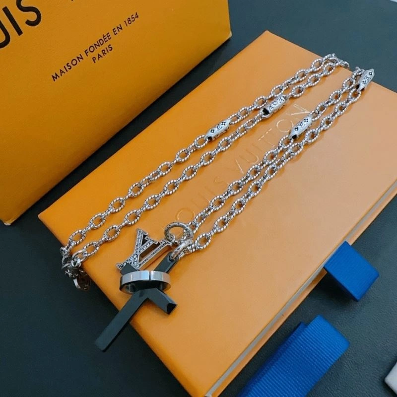 Louis Vuitton Necklaces Casual 251208