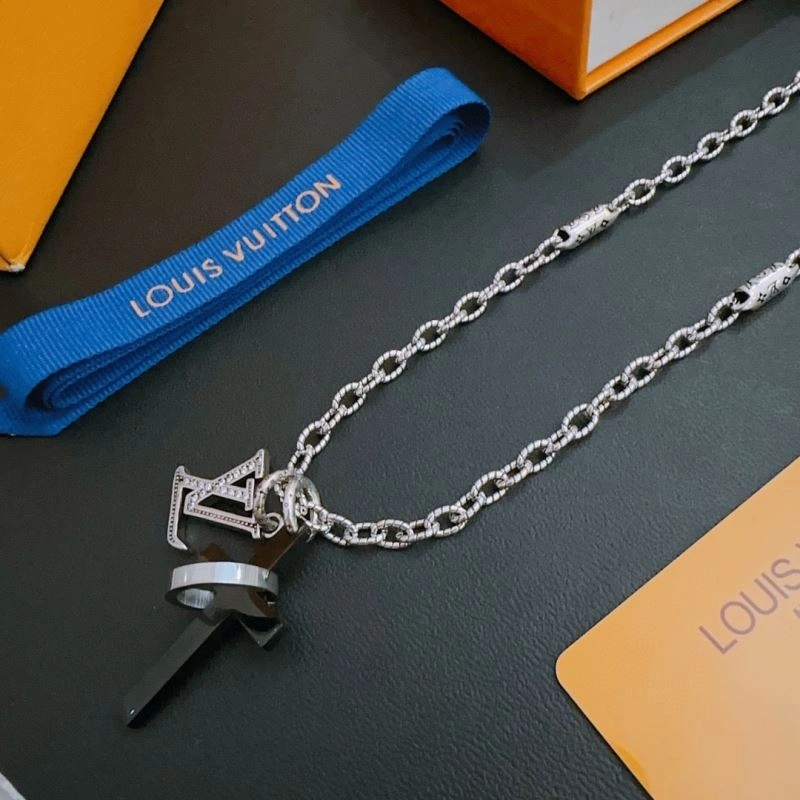 Louis Vuitton Necklaces Casual 251208