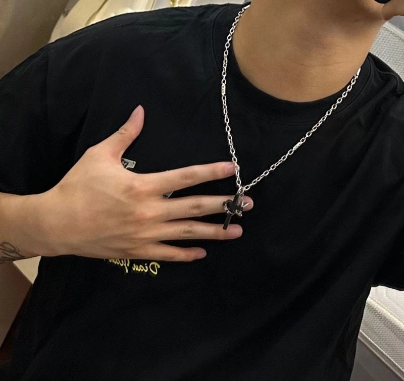Louis Vuitton Necklaces Casual 251208