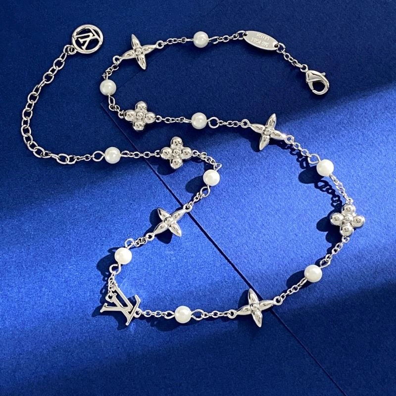 Louis Vuitton Necklaces Neat 251212