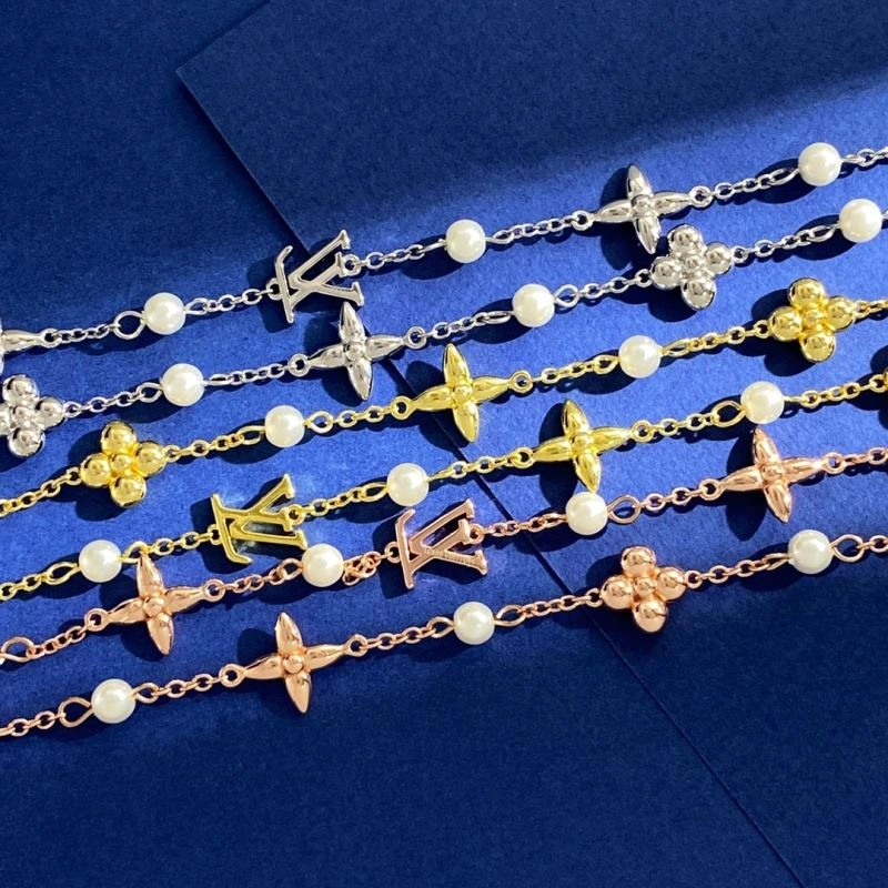Louis Vuitton Necklaces Neat 251212