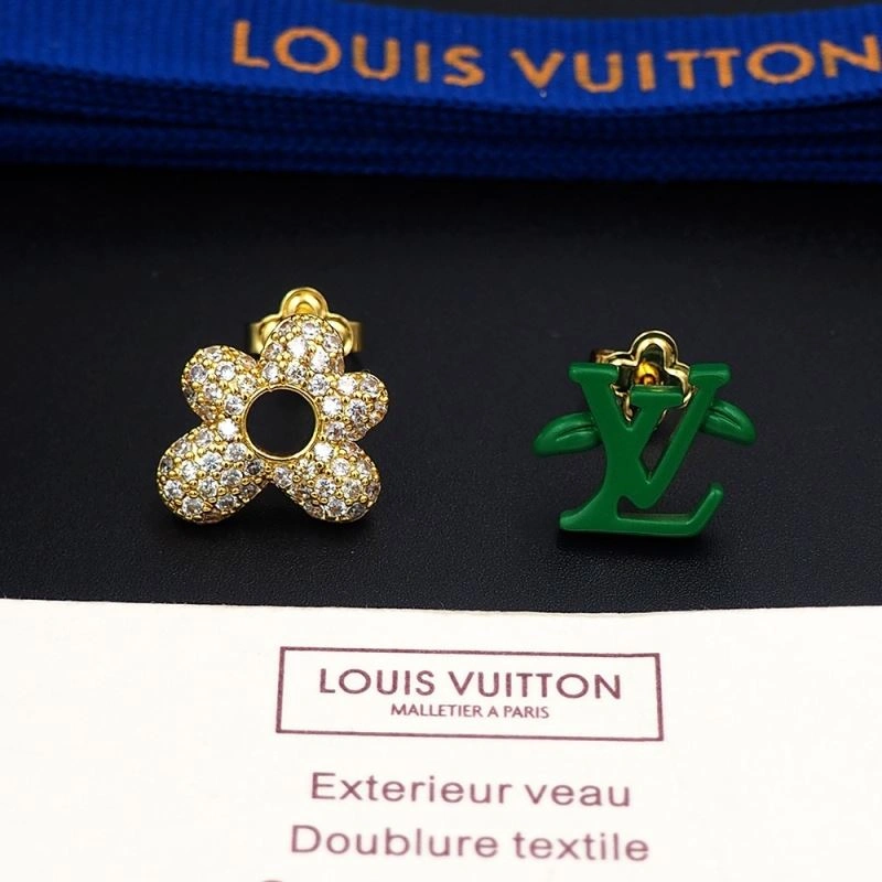 Louis Vuitton Necklaces UrbanChic 251197