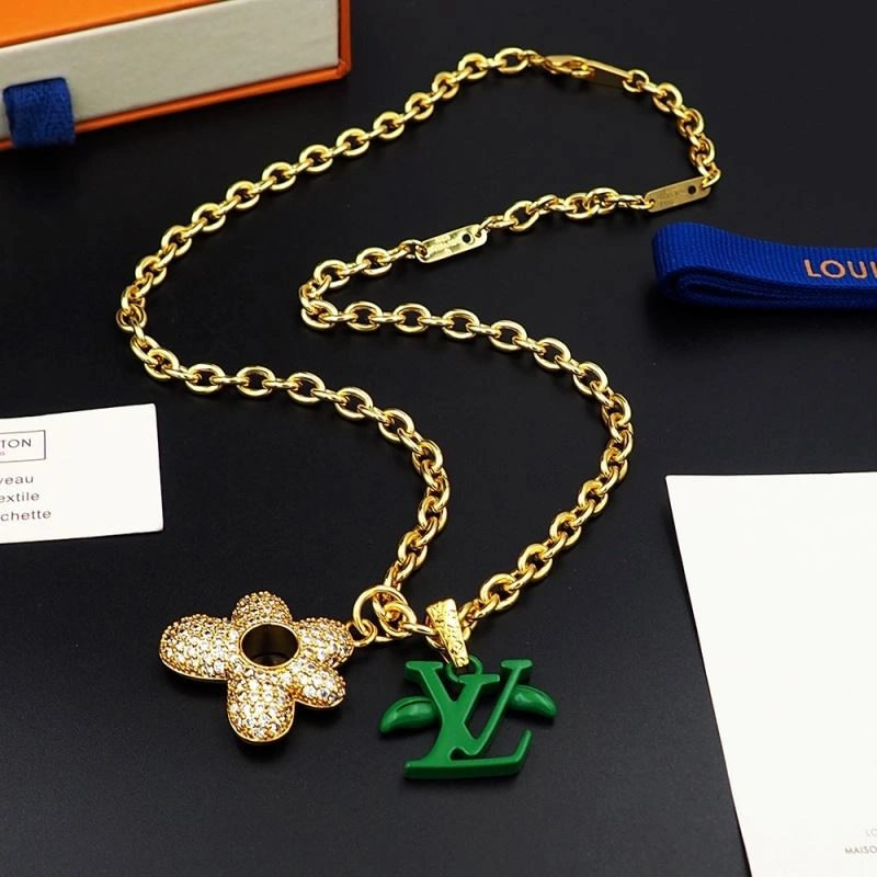 Louis Vuitton Necklaces SmoothTexture 251220
