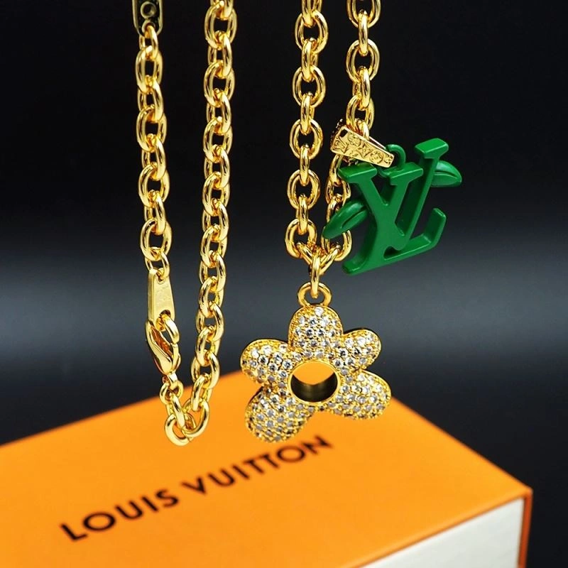 Louis Vuitton Necklaces SmoothTexture 251220