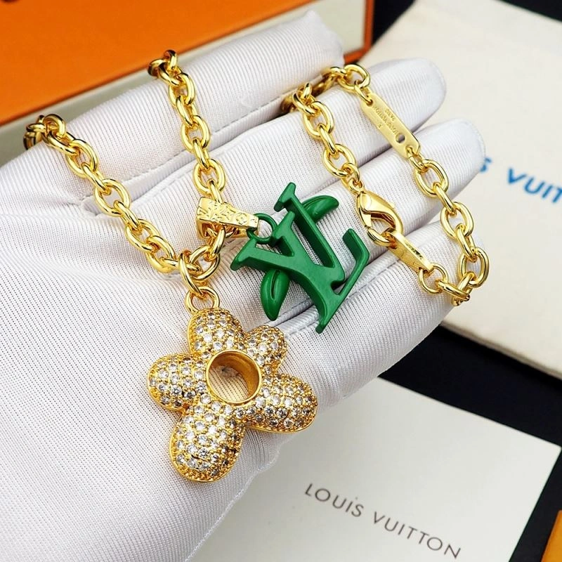 Louis Vuitton Necklaces SmoothTexture 251220