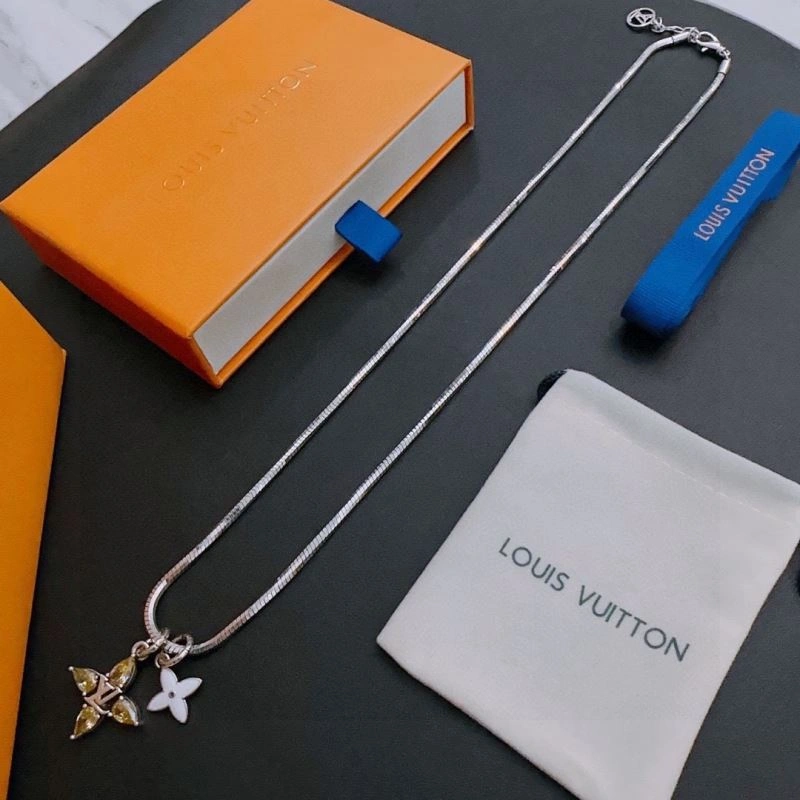 Louis Vuitton Necklaces Popular 251214