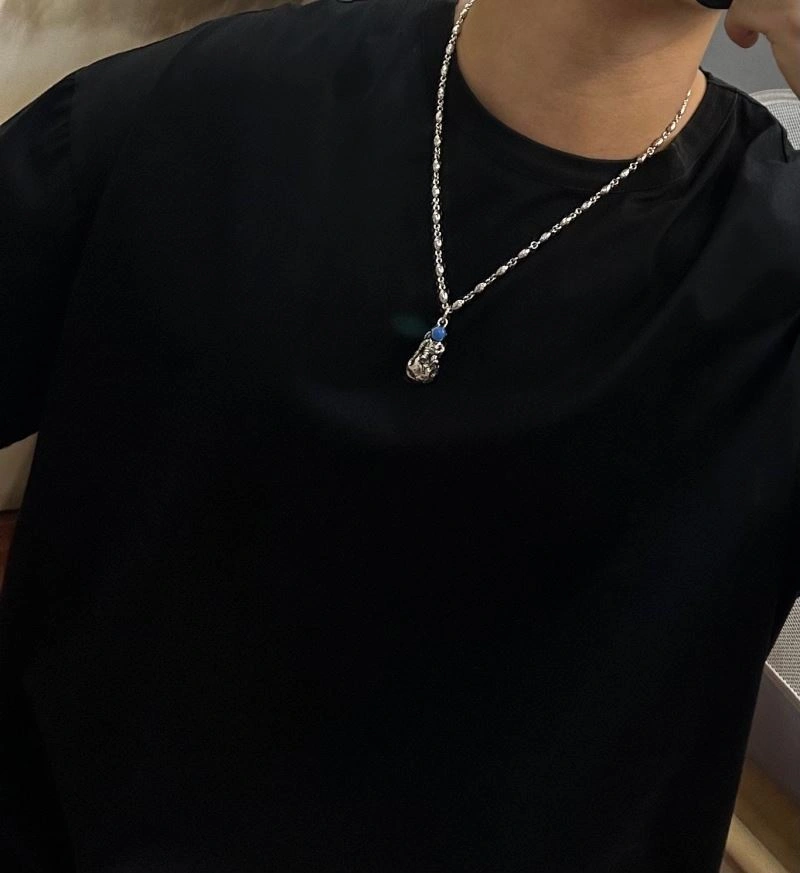 WeatherProof Louis Vuitton Necklaces 251706