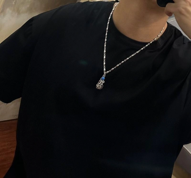 WeatherProof Louis Vuitton Necklaces 251706