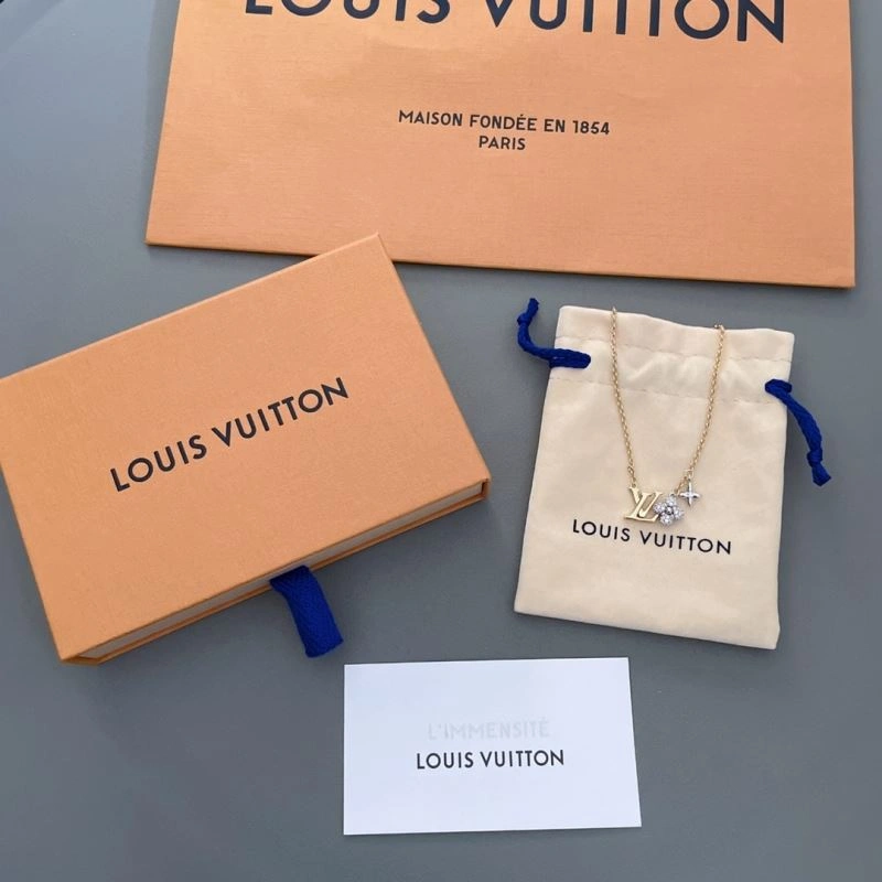 Louis Vuitton Necklaces Comfortable 251705