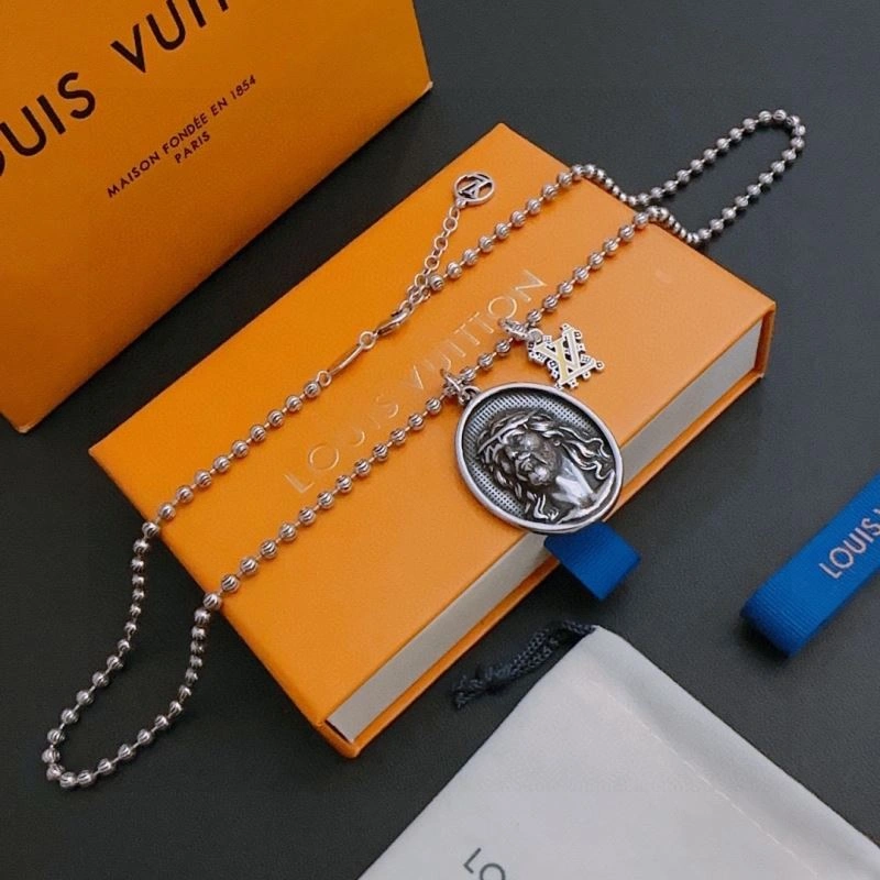 Supportive Louis Vuitton Necklaces 251701