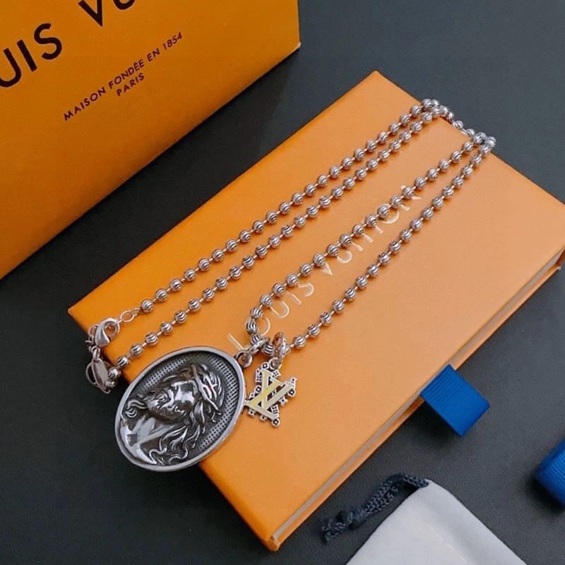 Supportive Louis Vuitton Necklaces 251701