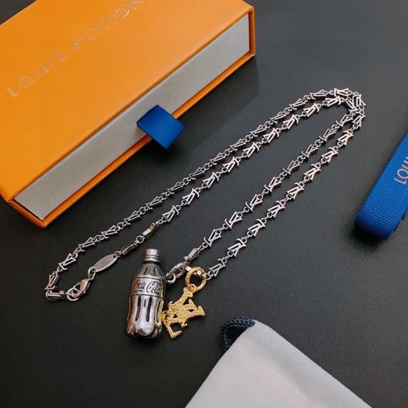 Louis Vuitton Necklaces Minimalist 251677