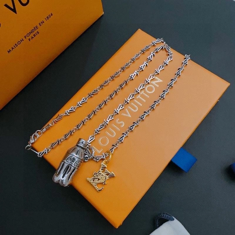 Louis Vuitton Necklaces Minimalist 251677