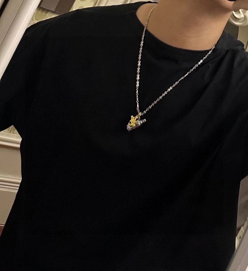 Louis Vuitton Necklaces Minimalist 251677
