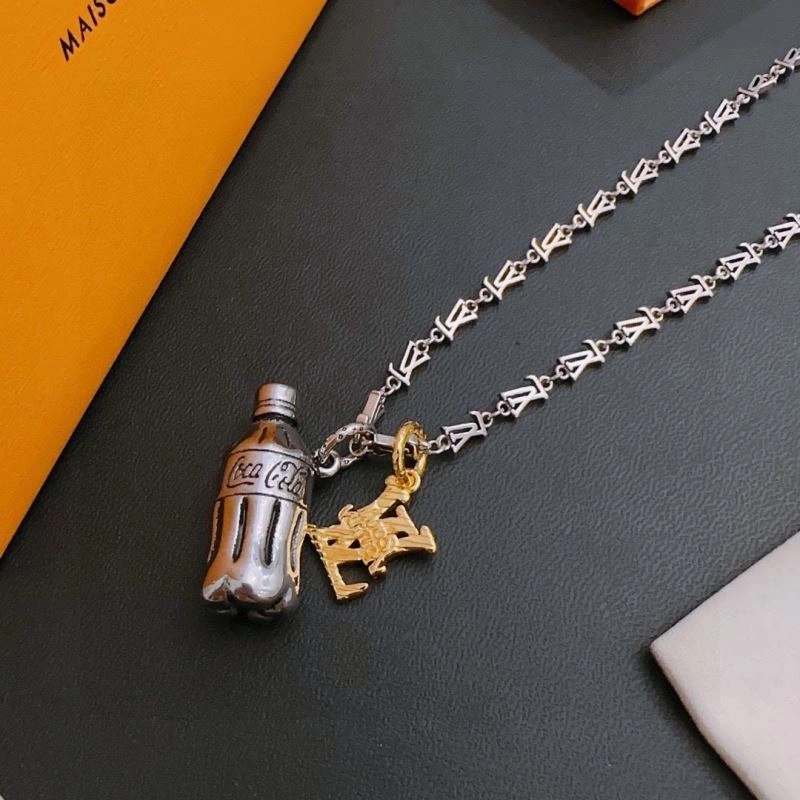 Louis Vuitton Necklaces Minimalist 251677