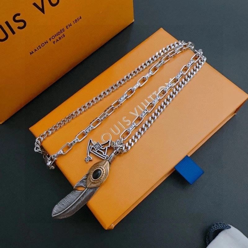 Louis Vuitton Necklaces Effortless 251694