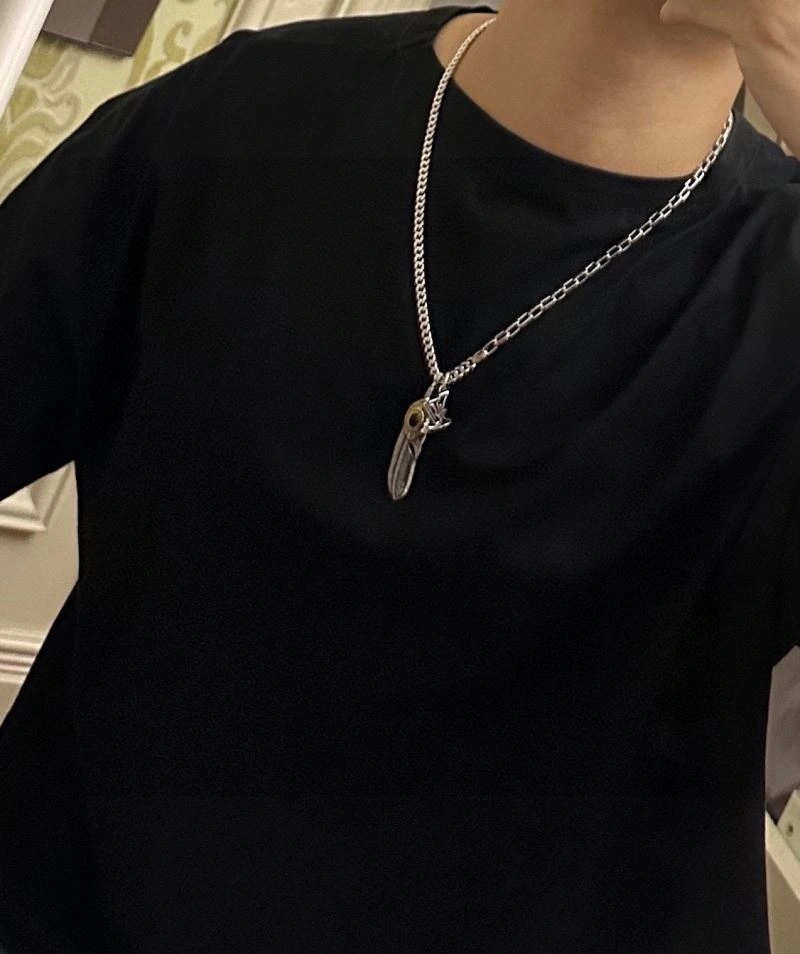 Louis Vuitton Necklaces Effortless 251694