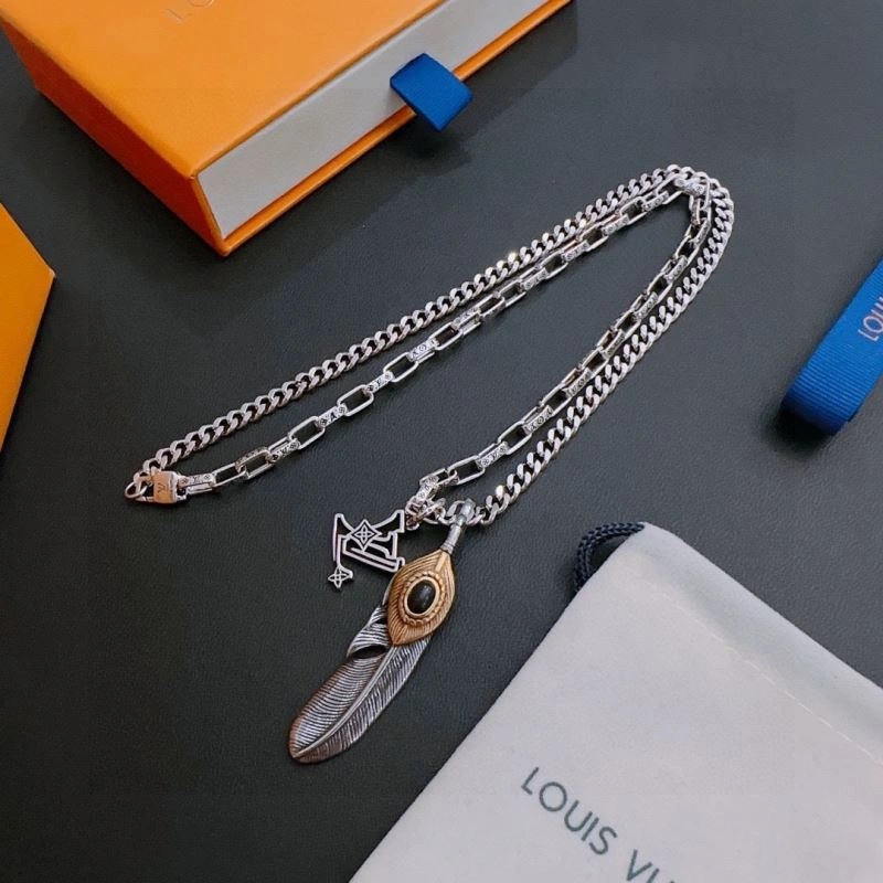 Louis Vuitton Necklaces Effortless 251694