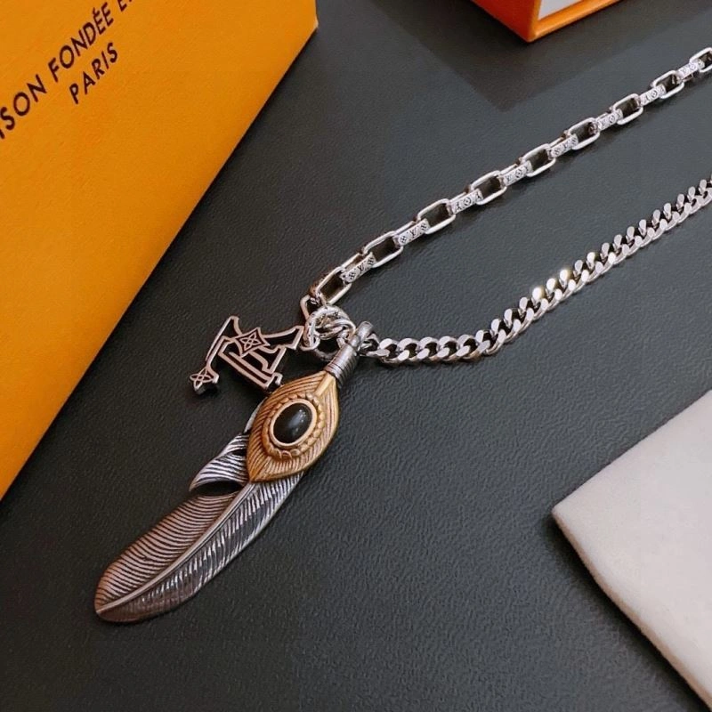Louis Vuitton Necklaces Effortless 251694
