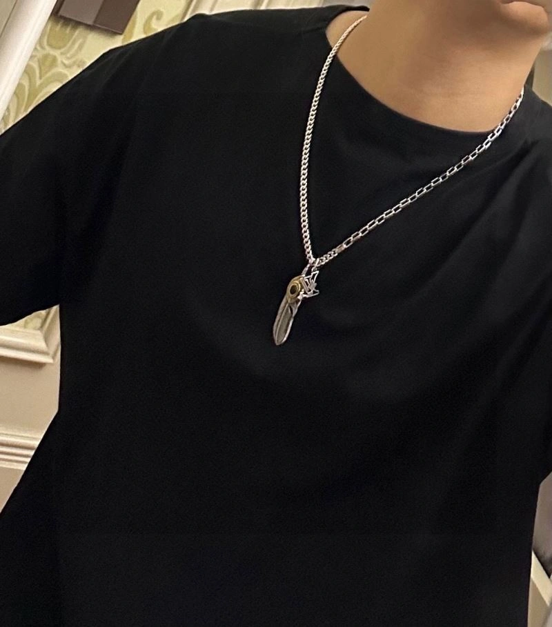 Louis Vuitton Necklaces Effortless 251694