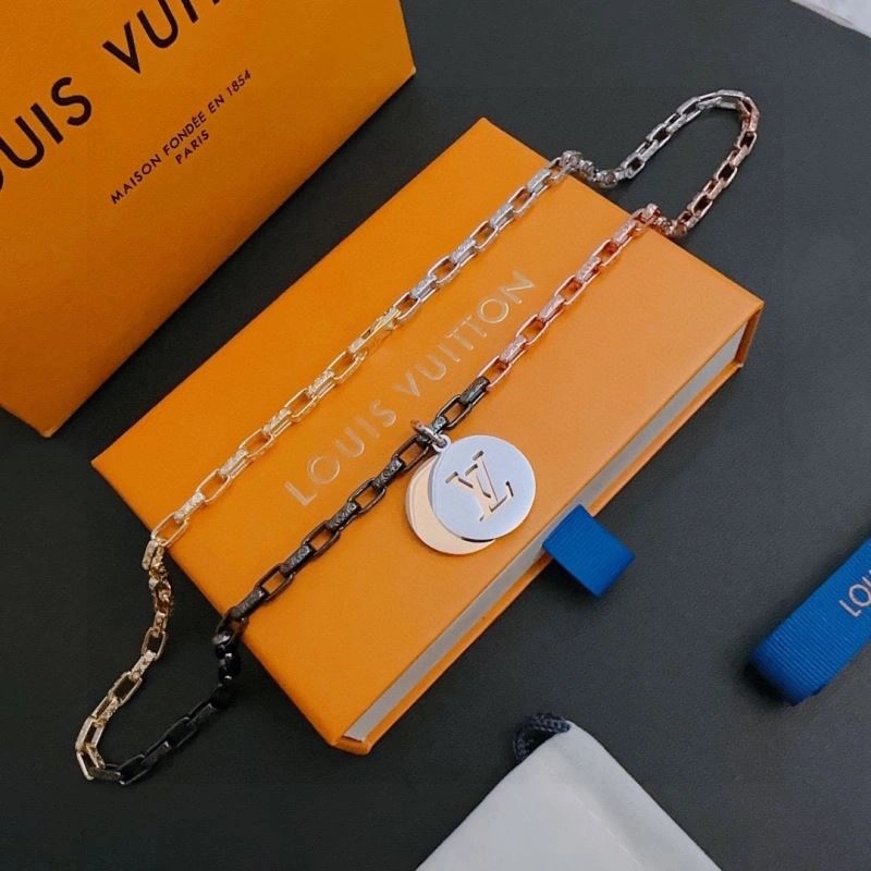 Louis Vuitton Necklaces Breathable 251676