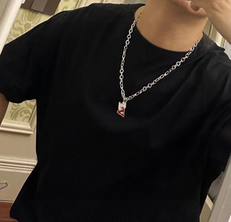 Refined Louis Vuitton Necklaces 251688
