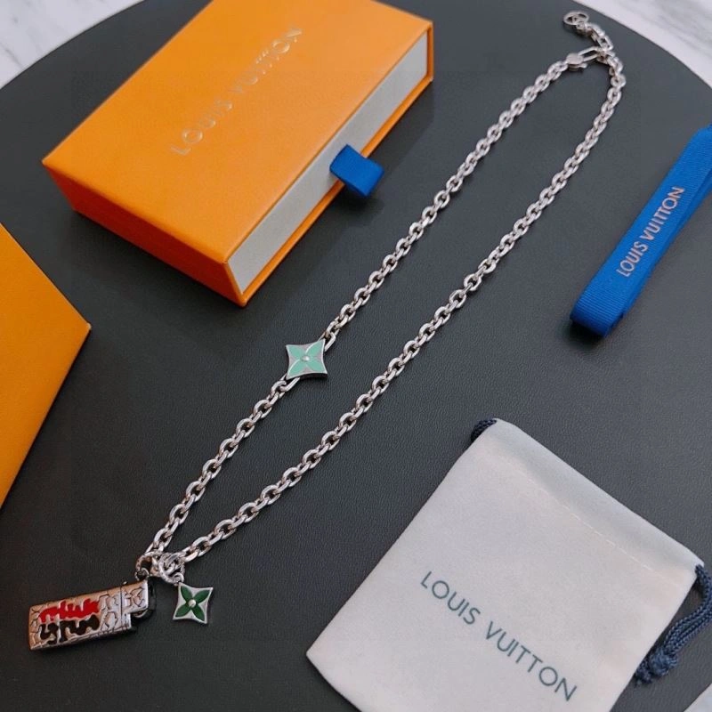Effortless Louis Vuitton Necklaces 251678