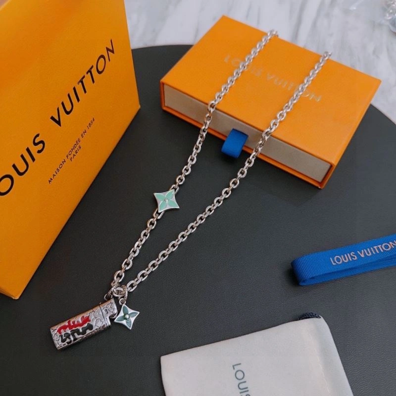 Effortless Louis Vuitton Necklaces 251678