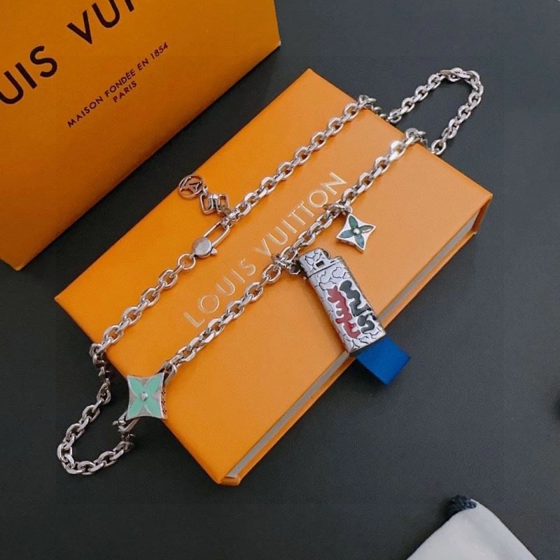 Effortless Louis Vuitton Necklaces 251678