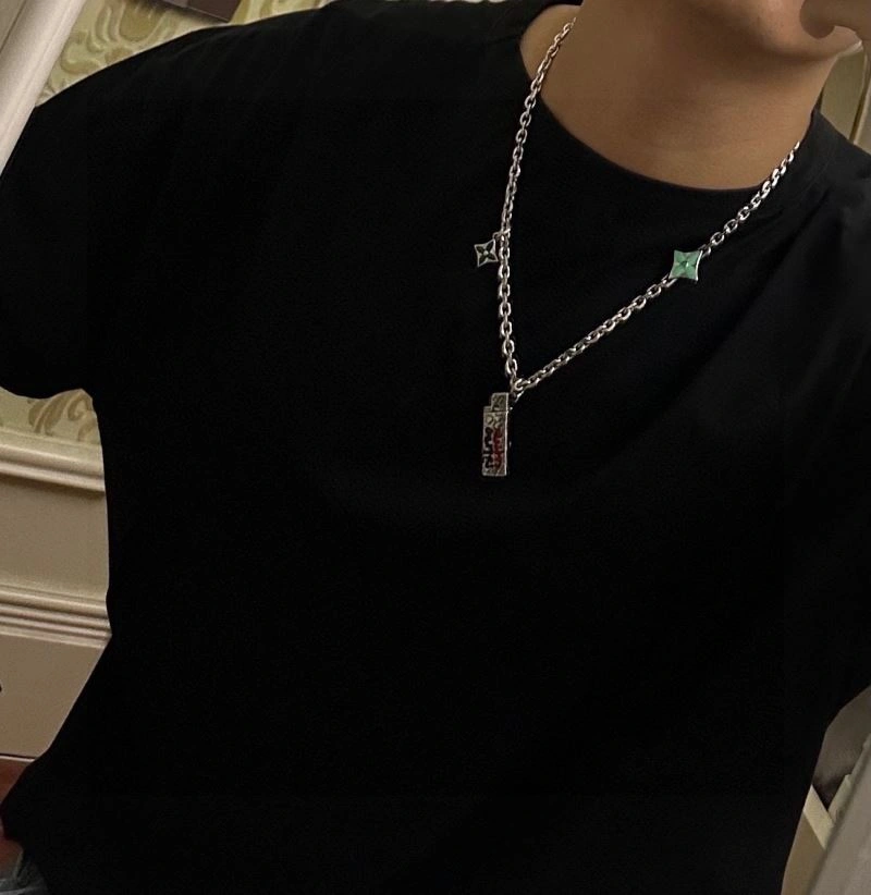 Effortless Louis Vuitton Necklaces 251678