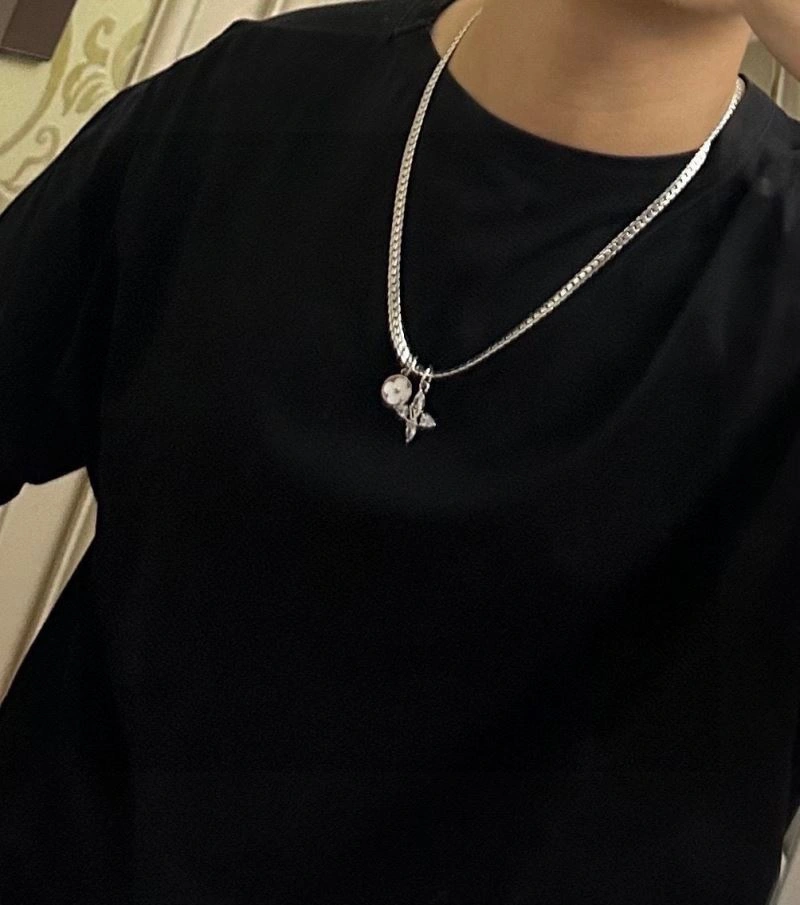 Soft Louis Vuitton Necklaces 251674