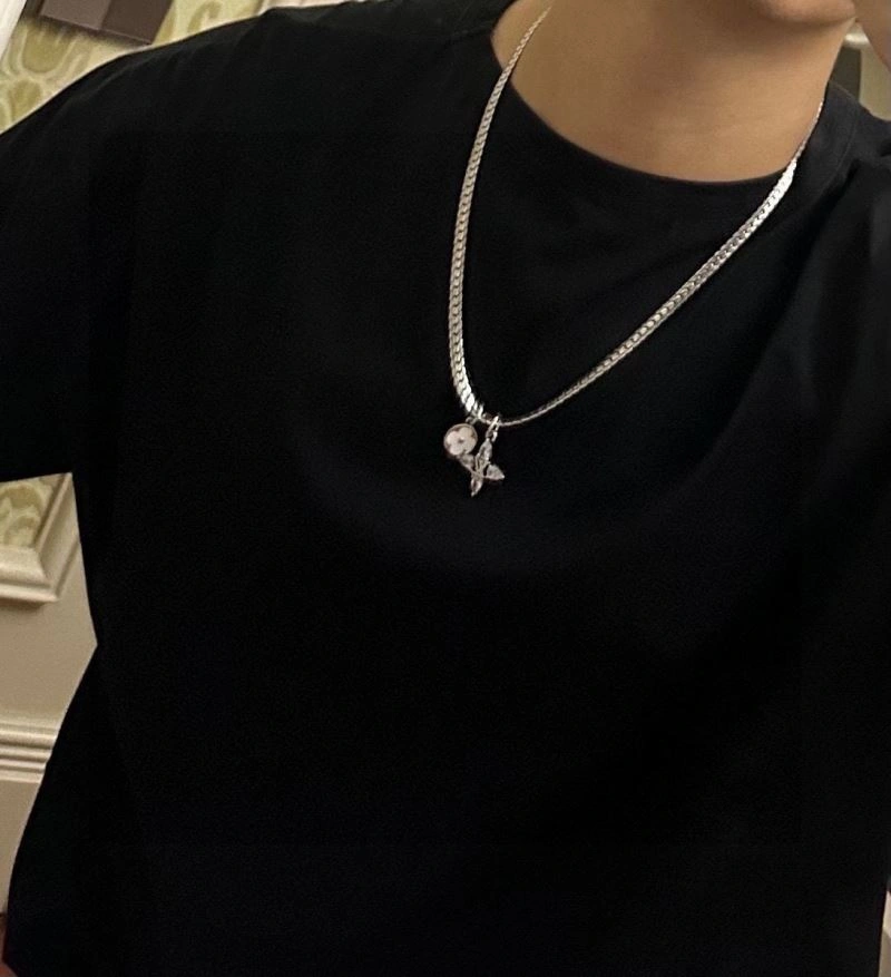 Soft Louis Vuitton Necklaces 251674