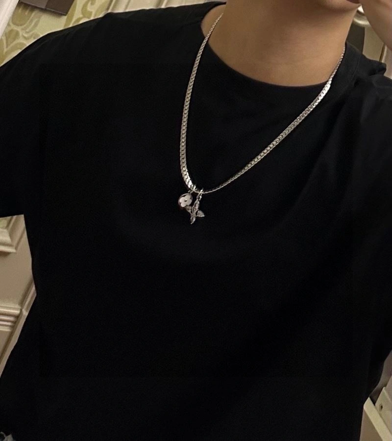 Soft Louis Vuitton Necklaces 251674