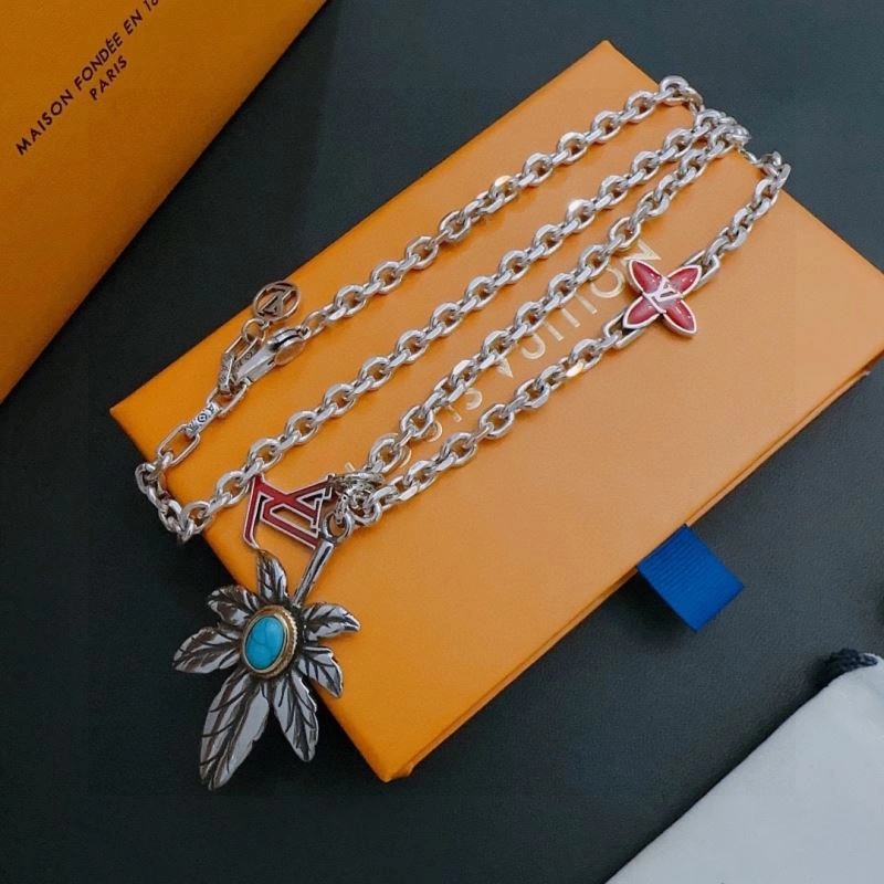 Louis Vuitton Necklaces Stylish 251675